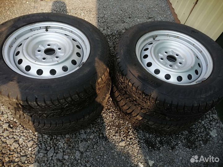 Matador MP 30 Sibir Ice 2 215/65 R16