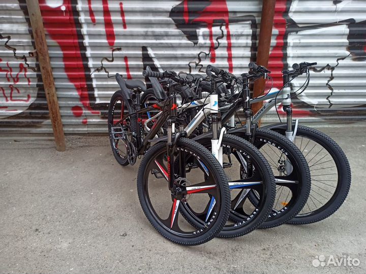 Велосипед на литых дисках 26