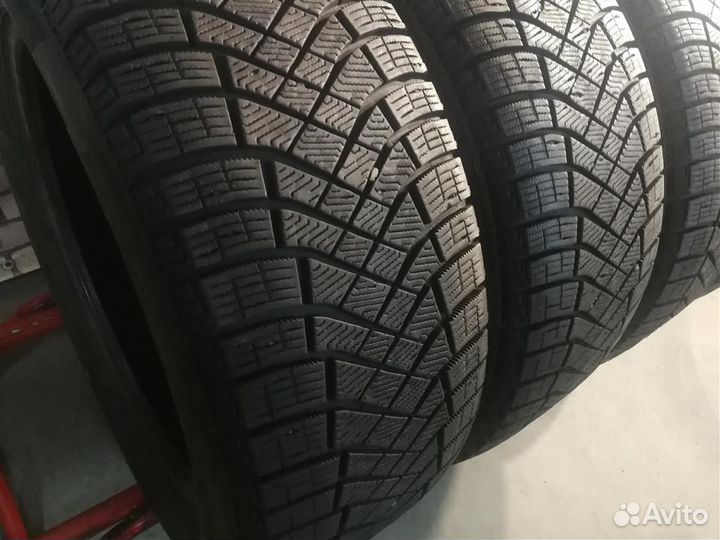 Pirelli Ice Zero FR 235/55 R18 104T