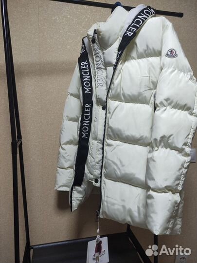 Пуховик Moncler