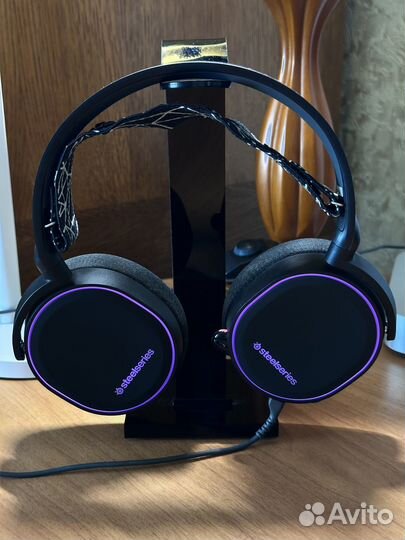 Игровые наушники 7.1 SteelSeries Arctis 5 +стенд