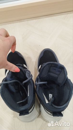 Ботинки зимние на мальчика(размер 39 -40)