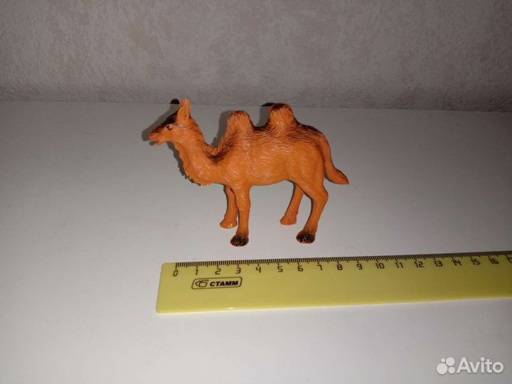 Игрушки (слон, верблюд и баран)