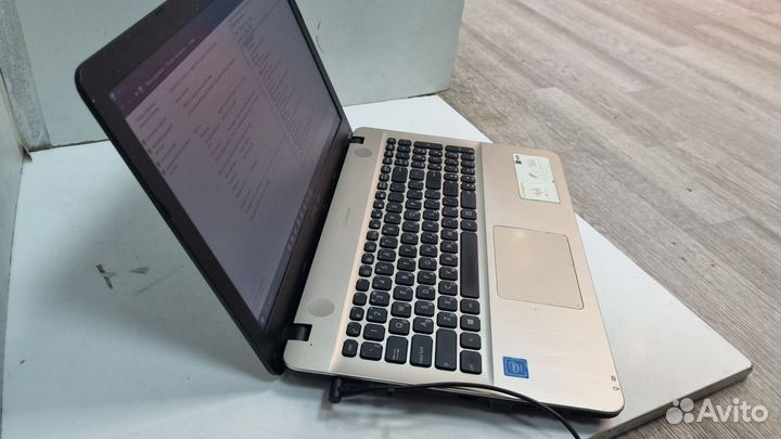 Ноутбук asus D541N