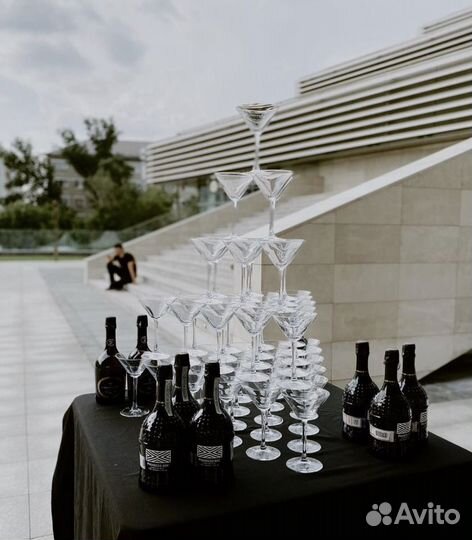 Выездной бар, барменшоу, пирамида шампанского