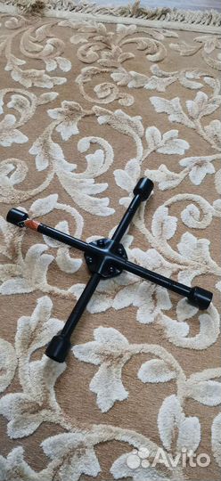 Ключ балонный крест