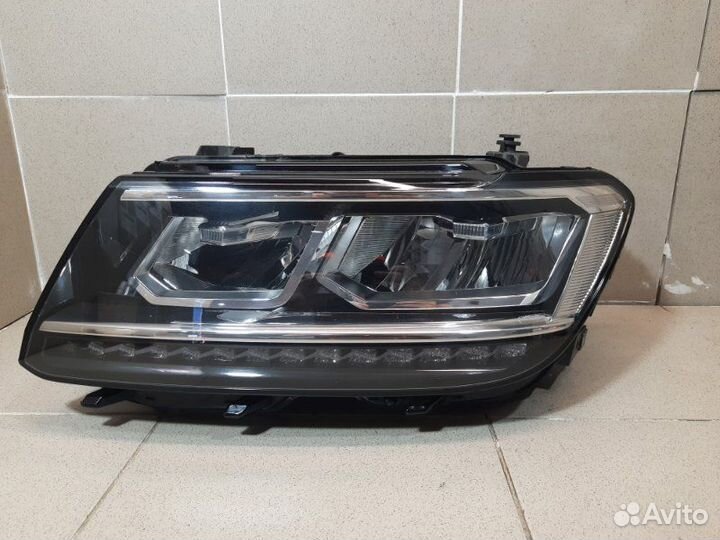 Фара левая Volkswagen Tiguan 2
