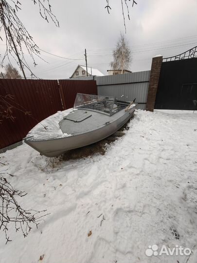Лодка Прогресс 2М моторная