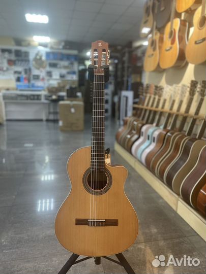 Классическая гитара Alhambra 8.000 CW EZ