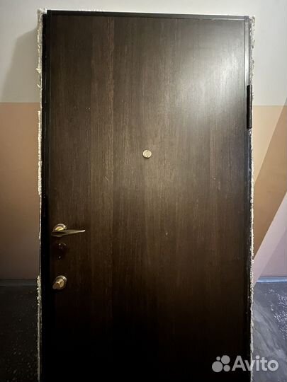 Металлическая дверь бу