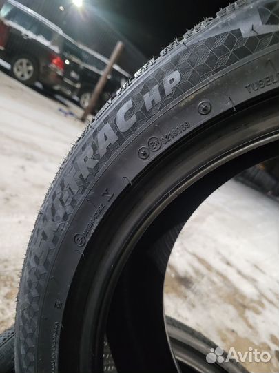 Armstrong SKI-TRAC HP 225/40 R18 92V