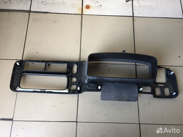 Декоративная накладка Mitsubishi Montero Sport 1