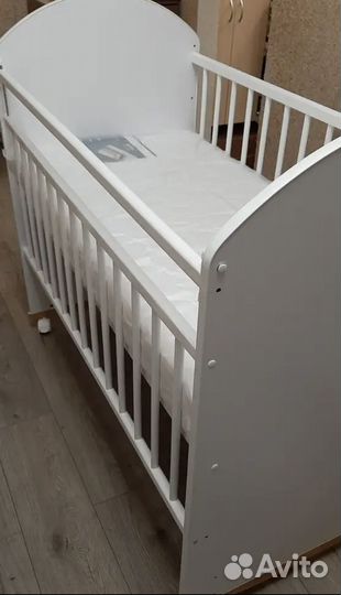 Детская кровать с матрасом
