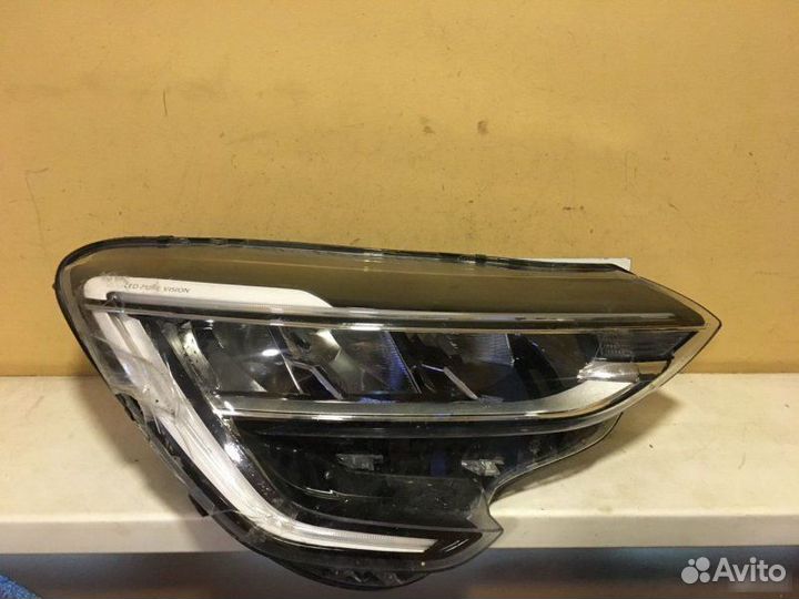 Фара правая Renault Arkana