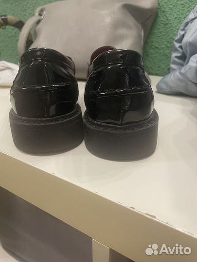 Школьные туфли