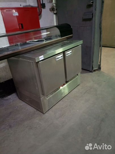 Холодильный стол