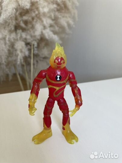 Фигурка Человек-Огонь Бен Тен пластик