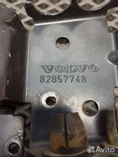 Кронштейн (крепление) Volvo FH4 82857748