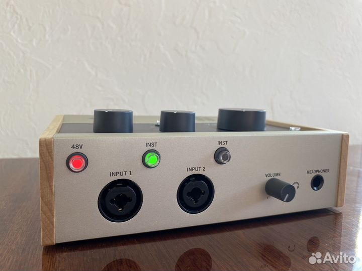 Universal audio Volt 276