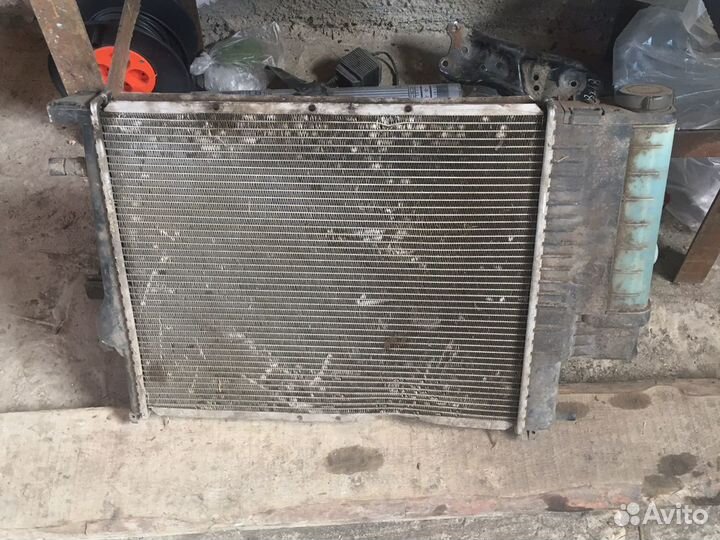 Радиатор BMW E34