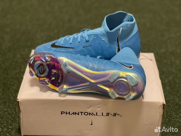 Футбольные бутсы