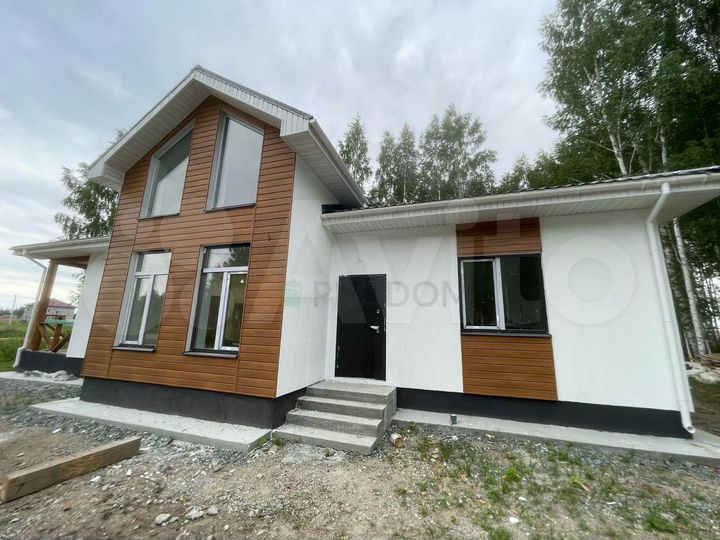 Коттедж 151 м² на участке 11 сот.