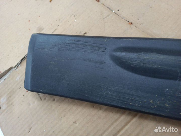 Накладка передней левой двери Kia Sorento 2 XM