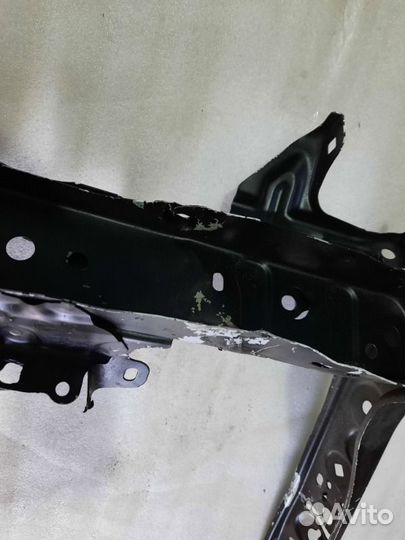 Суппорт фары передний правый Toyota Camry V70 2018