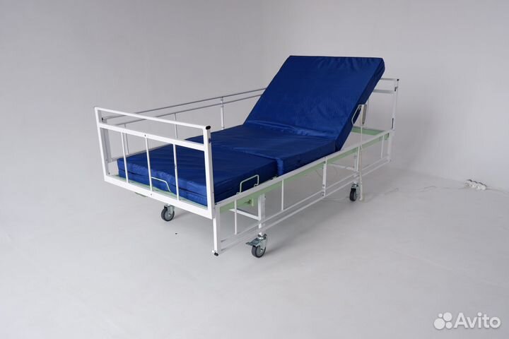 Медицинская кровать лежачих больных. Сиделка Уход