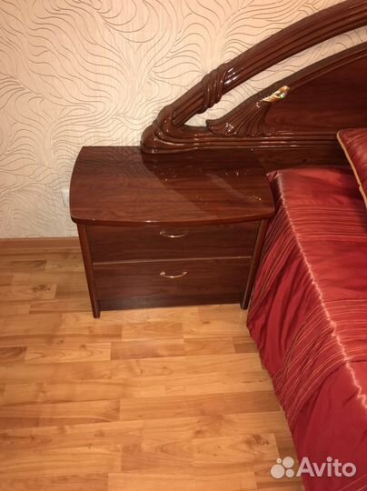 Спальный гарнитур