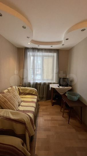 Комната 9 м² в 6-к., 2/5 эт.