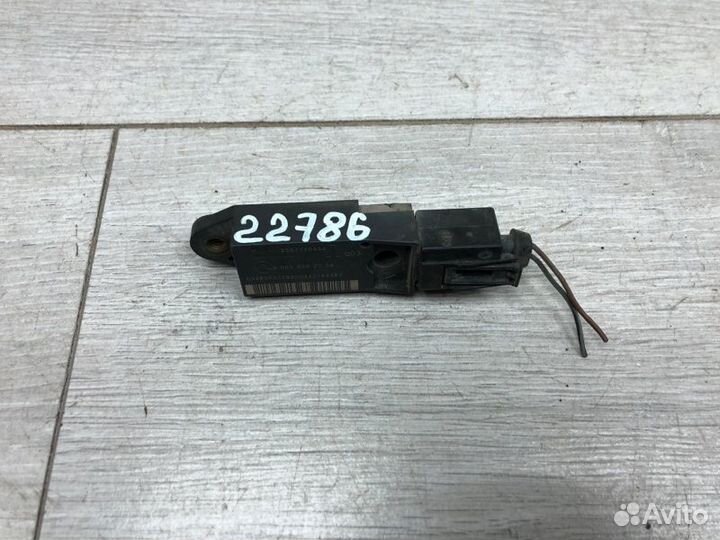 Датчик удара Mercedes-Benz E-Class универсал