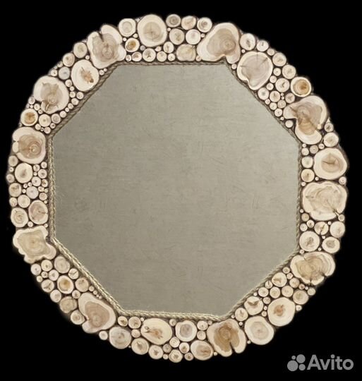 Зеркало из можжевельника круглое