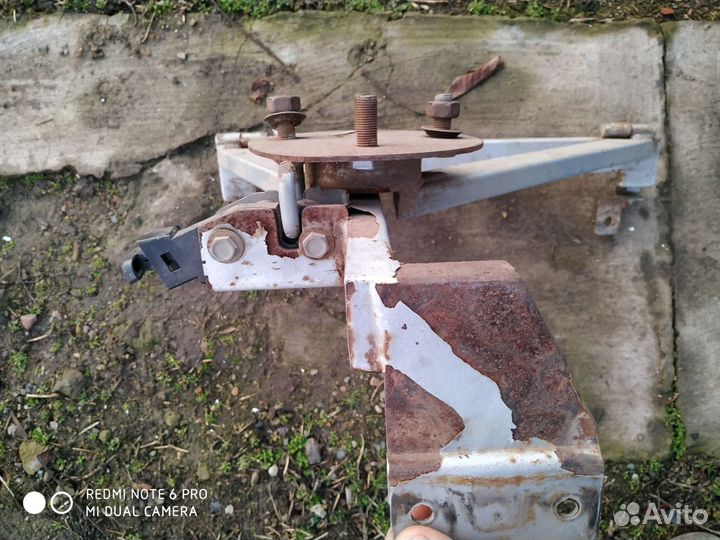 Кронштейн запасного колеса LADA largus