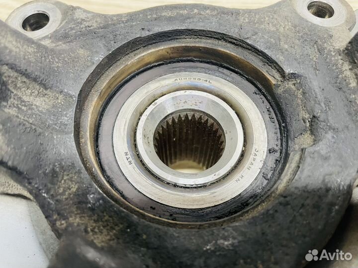 Кулак левый передний Mitsubishi Lancer 10