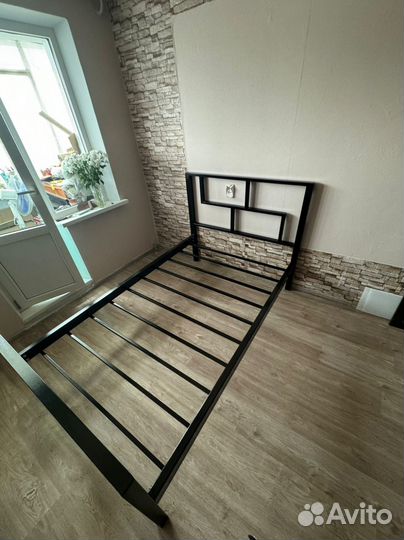 Кровать лофт из металла 160х200