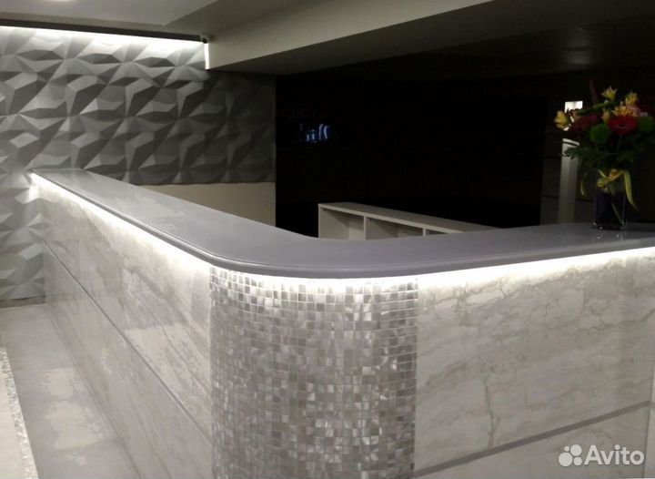 Барная стойка для приемной кварцевого агломерата