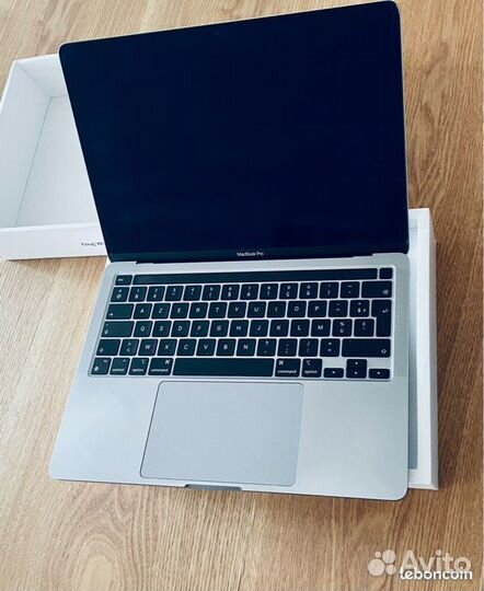 Apple macbook air 13 m1. Новый. Сертиф