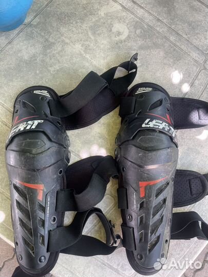 Наколенники leatt dual axis