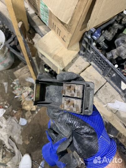 Кнопка стеклоподъемника Фольксваген Пассат b5