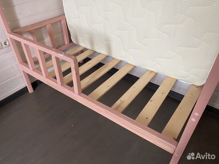 Детская кровать домик с матрасом