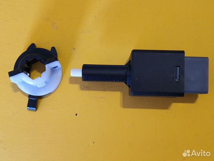 Датчик стоп сигнала Solaris I 14-16, Rio III