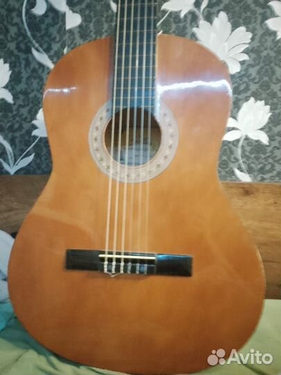 Классическая гитара шестиструнная
