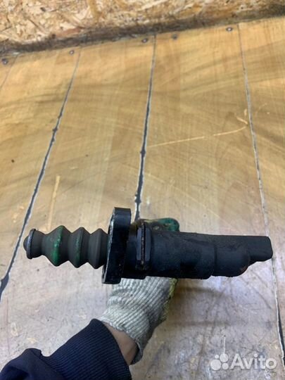 Рабочий цилиндр сцепления Volkswagen Golf 4 AGN