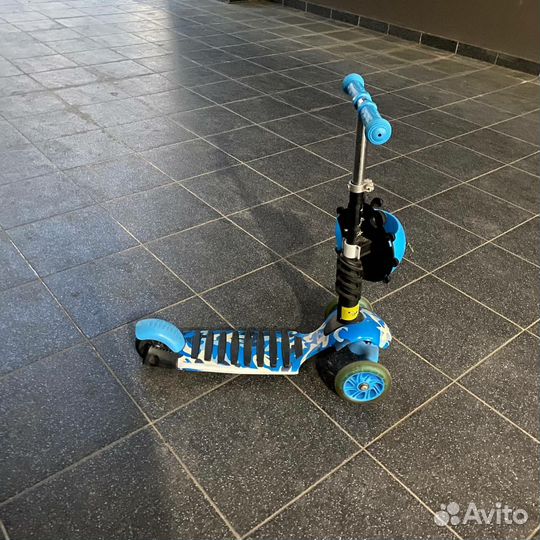 Детский трёхколёсный самокат
