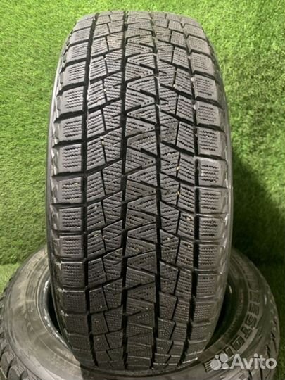 Bridgestone Blizzak DM-V1 235/55 R18 100R