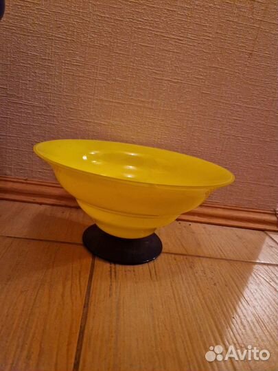 Вазы стеклянные цветные б/у