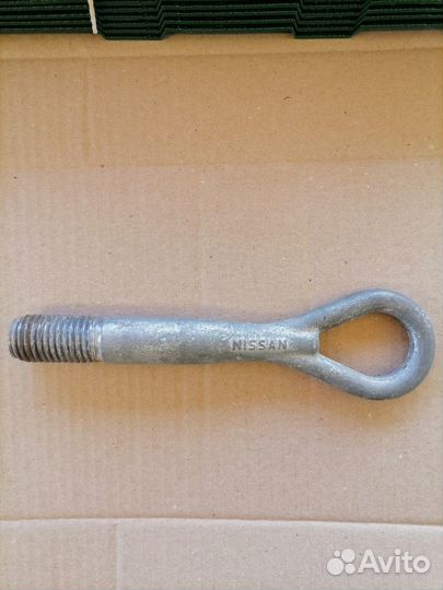 Буксировочный крюк (Рым-болт) на ниссан