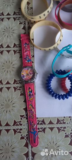 Часы женские, фигурки