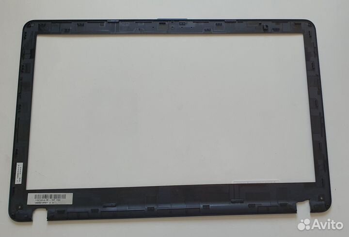 Б/у Рамка матрицы Asus D540 сломаны заглушки петел